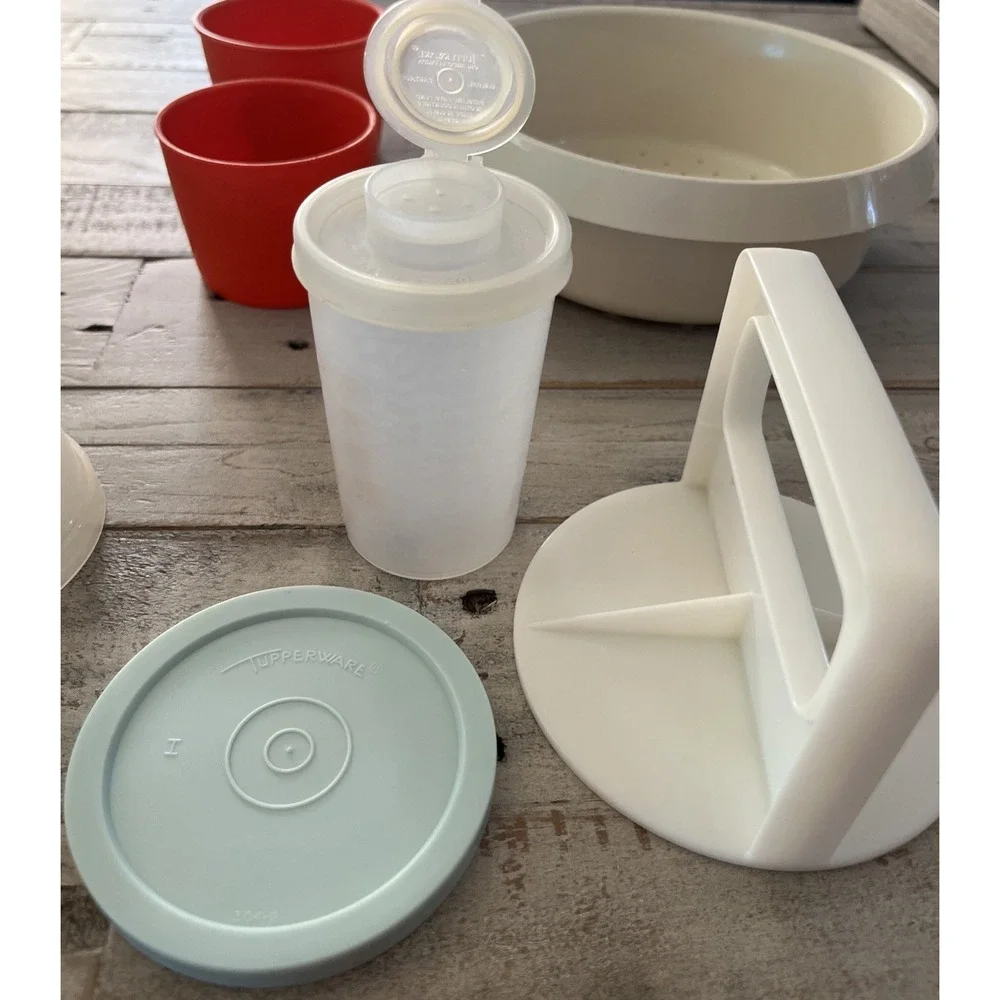 Tupperware 15 Misc Items‎ - Snack Cups, S/P Shaker, Colander, Burger Press
